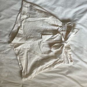 Tie linen short